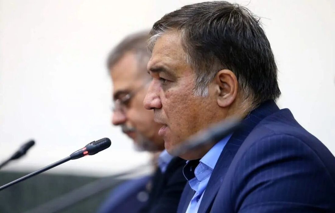 پاسخ تاجرنیا به شایعه حضور بیرانوند در رختکن استقلال