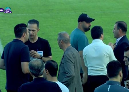 نیمه‌تمام ماندن دیدار ملوان و تراکتور؛ خروج بازیکنان تیم تبریزی از زمین مسابقه