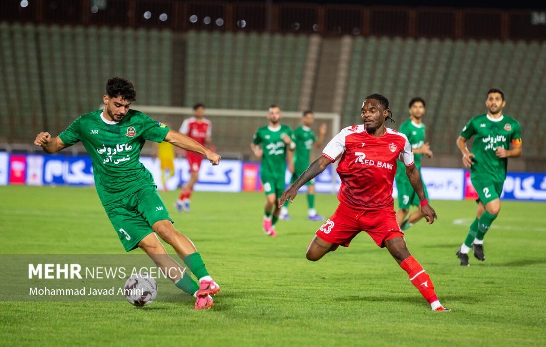 پرسپولیس با برتری در نیمه نخست از سد صنعت نفت گذشت