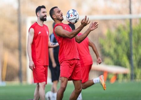 دغدغه کادر فنی پرسپولیس برای بازگشت مدافع مصدوم مقابل صنعت نفت