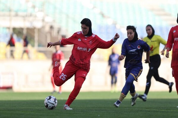 صعود پرسپولیس به صدر جدول؛ تساوی استقلال و گلگهر