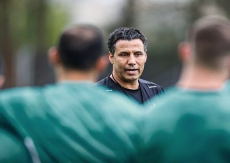 غیبت سرمربی پرسپولیس در نشست خبری پیش از دیدار با خیبر