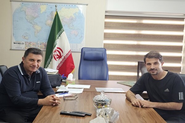 نشست مشترک امیر قلعهنویی و سرمربی تیم ملی جوانان برگزار شد