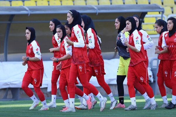 وضعیت متفاوت استقلال و پرسپولیس در آستانه دربی؛ برتری سرخ‌پوشان در آمار فنی نسبت به رقیب آبی